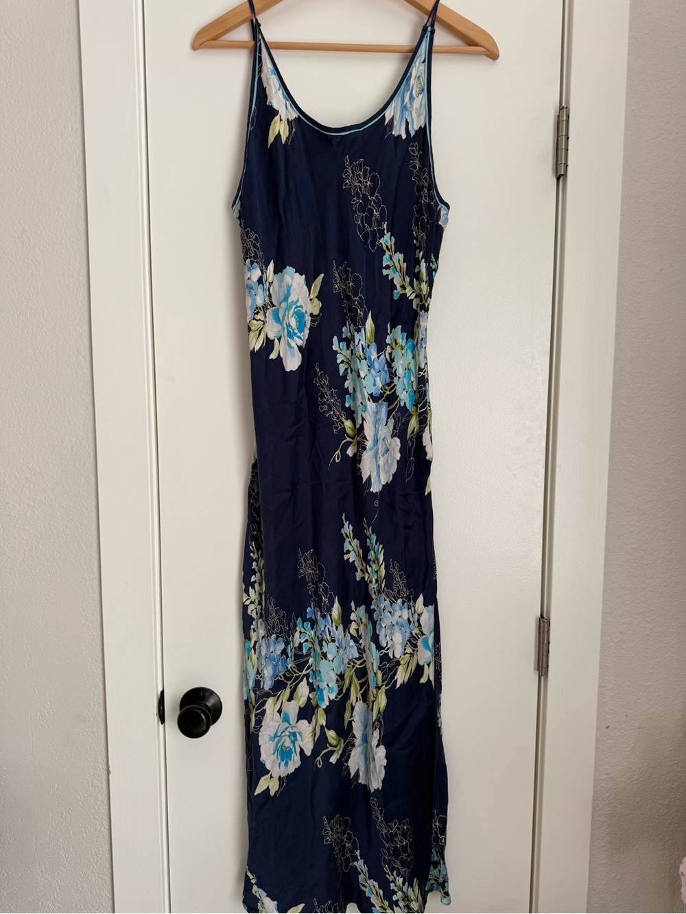 August silk intimates 100% silk Vintage gown